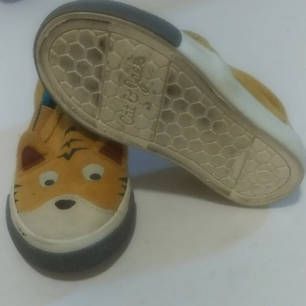 Cat & Jack Slip-On Animal Sneakers Size 6